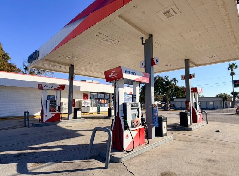 More Photos Of 8431-8433 E Colonial Dr, Orlando Service Station For Sale