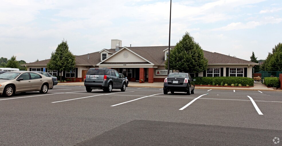 More Photos Of 3043-3065 Centreville Rd, Herndon Unknown For Lease