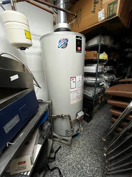 More Photos Of 220 Forest View Rd, Saint Marys Flex For Sale