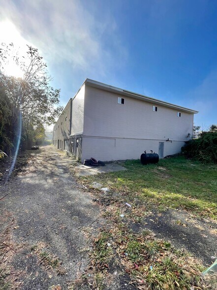 More Photos Of 14 Route 17k, Newburgh Freestanding For Sale