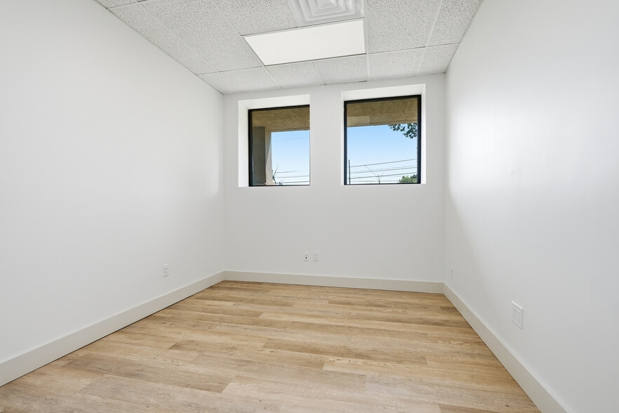 More Photos Of 1130 Hooper Ave, Toms River Office For Lease