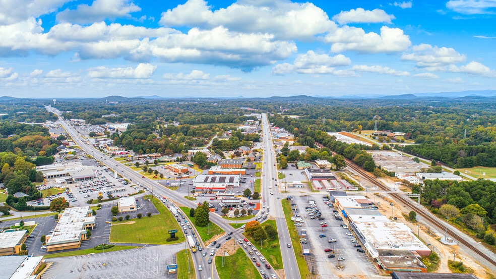 More Photos Of 2021-2025 E Main St, Easley Storefront For Lease