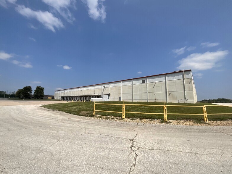 More Photos Of 4805 Campbell Dr, Fort Scott Warehouse For Sale