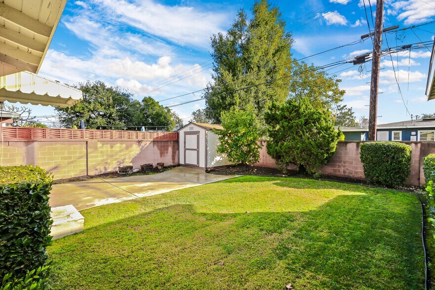 More Photos Of 1200 W Sycamore Ave, Orange Apartments For Sale