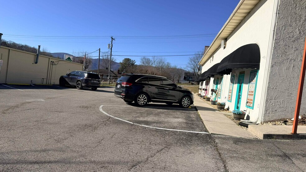 More Photos Of 3175 Appalachian Hwy, Jacksboro Office For Sale