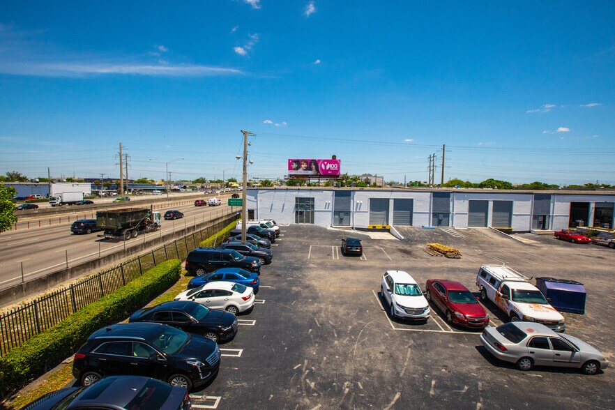 More Photos Of 6100 - 6112 NW 74 Avenue, Miami Warehouse For Lease
