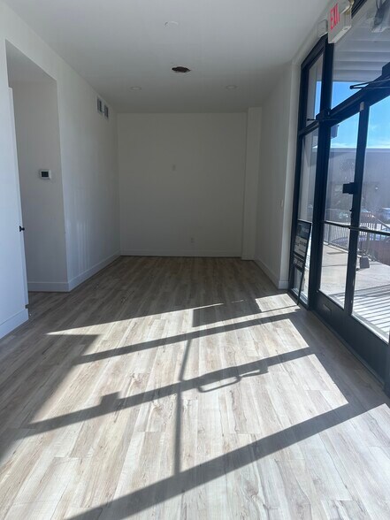 More Photos Of 2955 S Sam Houston Pky E, Houston Flex For Lease