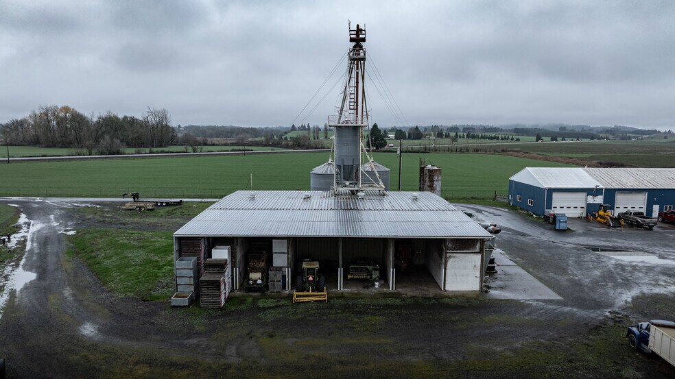 More Photos Of 10755 Highway 22, Dallas Warehouse For Lease