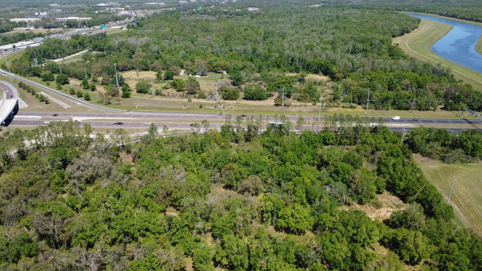 More Photos Of 9031 122nd Ave, Tampa Warehouse For Lease