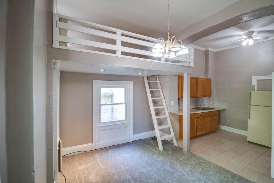 More Photos Of 1011 State St, Alton Apartments For Sale
