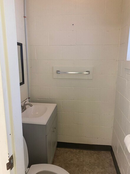 More Photos Of 809 Rhem St, Kinston Office For Lease