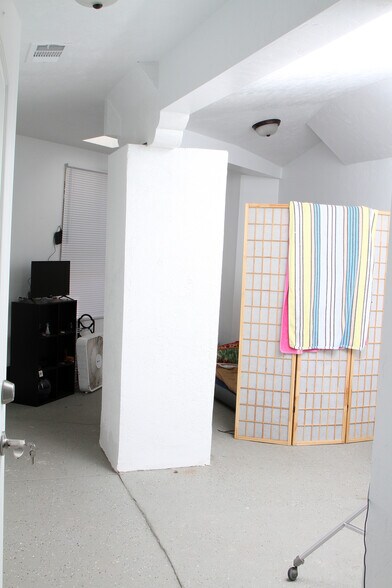 More Photos Of 1636 S Clovis Ave, Fresno Specialty For Sale