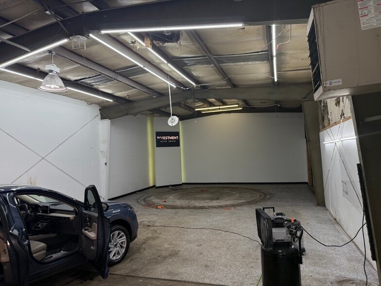 More Photos Of 2021 N Redwood Rd, Salt Lake City Warehouse For Lease