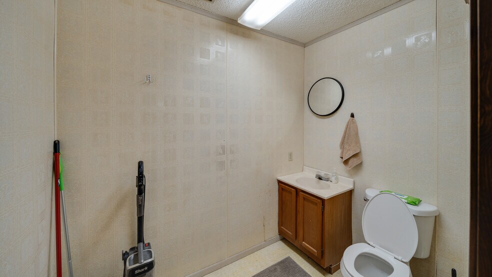 More Photos Of 2476 GA-76 Hwy, Adel Warehouse For Sale