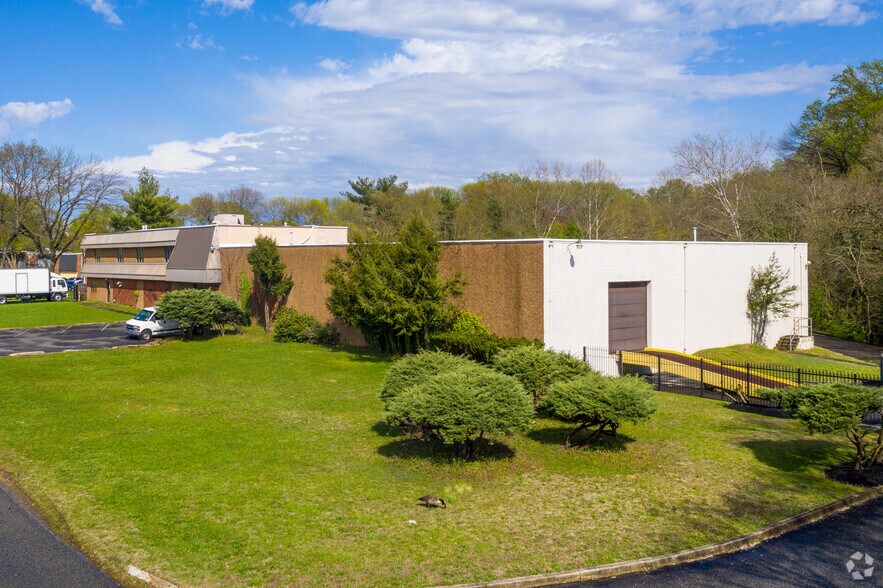 More Photos Of 1300 Old Kings hwy, Maple Shade Township Warehouse For Lease