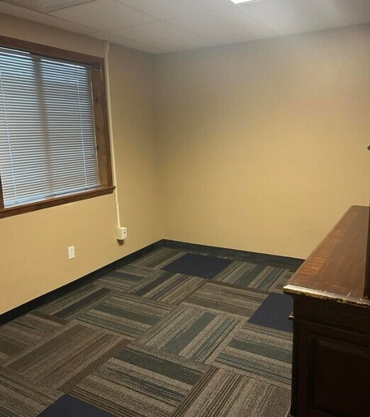 More Photos Of 2705 N 4th St, Flagstaff Office For Sale
