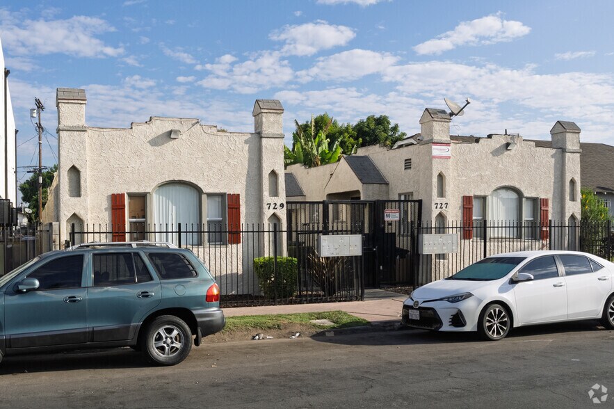 More Photos Of 727-729 W 74th St, Los Angeles Apartments For Sale