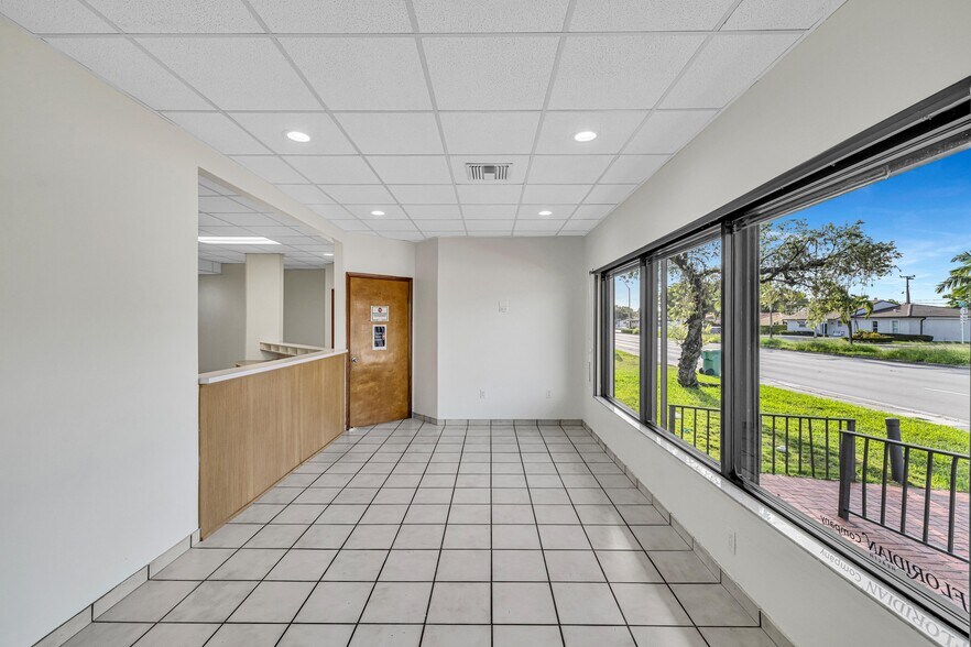 More Photos Of 9930 Bird Rd, Miami Office For Lease