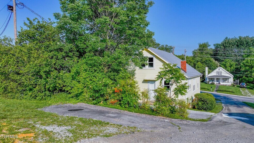 More Photos Of 457 E Bernard Ave, Greeneville General Retail For Sale