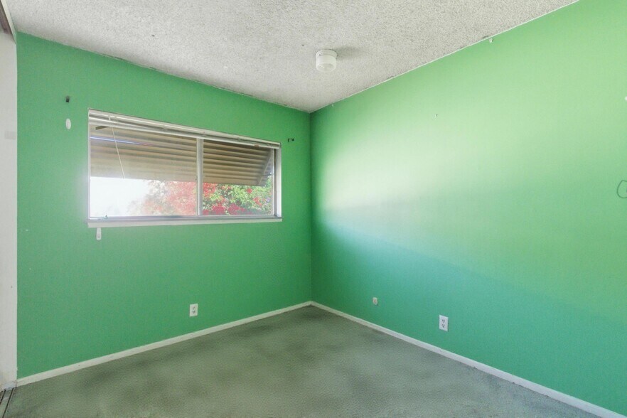 More Photos Of 18611 Clark St, Tarzana Apartments For Sale