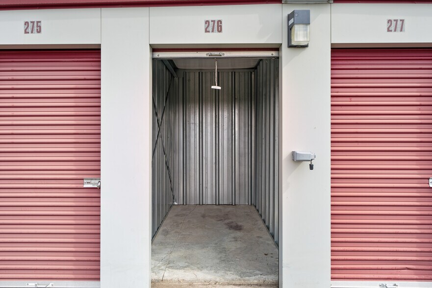 More Photos Of 4704 Drott Dr, Janesville Self Storage For Sale
