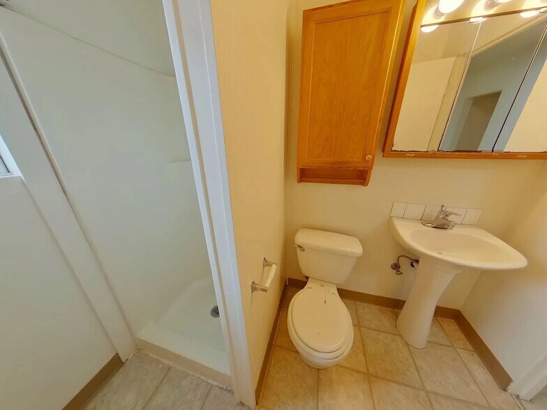 More Photos Of 1591 High St, Eugene Apartments For Sale