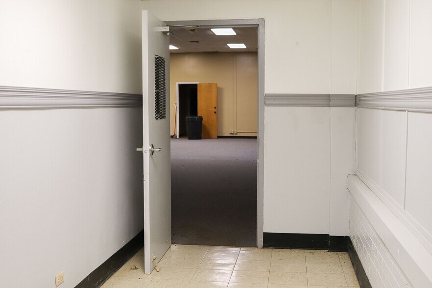 More Photos Of 3101 Armory Rd, Wichita Falls Flex For Sale