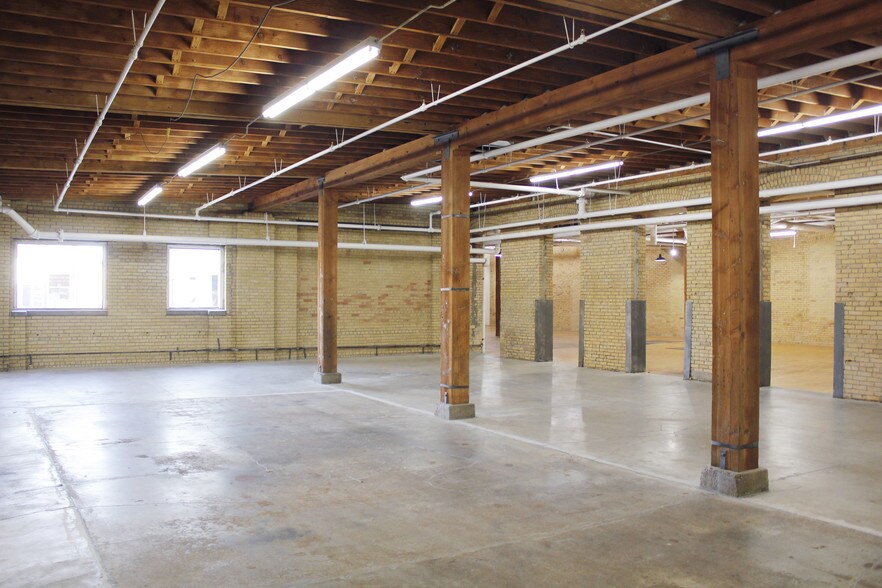 More Photos Of 1618-1620 Central Ave NE, Minneapolis Warehouse For Lease