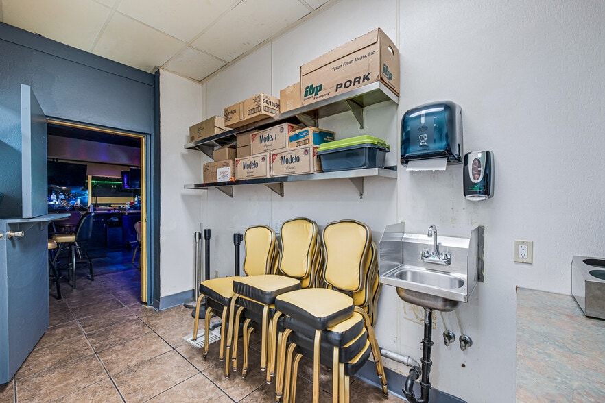 More Photos Of 4465 E Sahara Ave, Las Vegas Bar For Sale