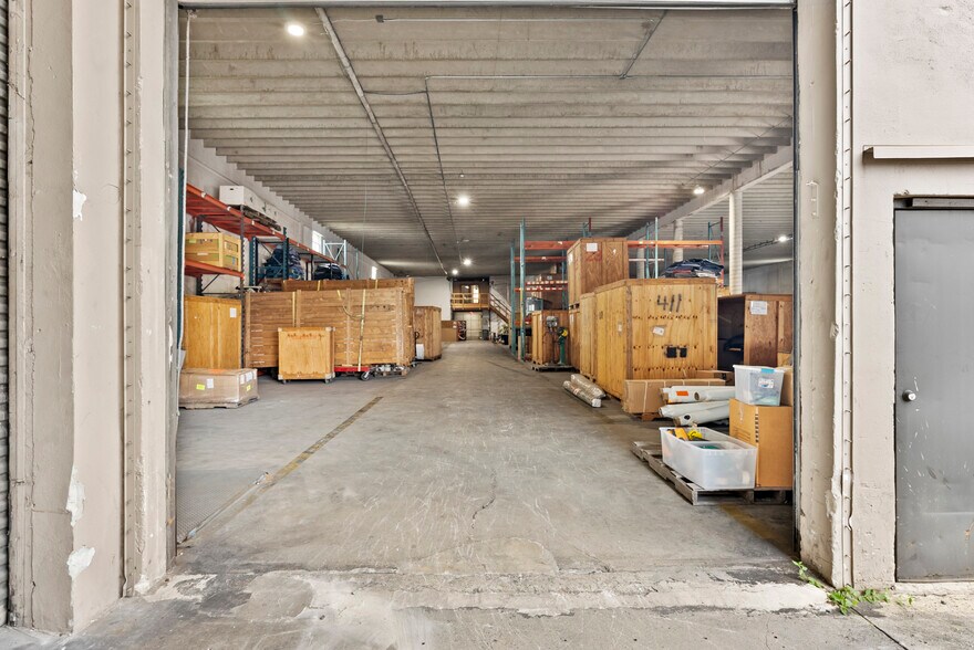 More Photos Of 2902 Tuxedo Ave, West Palm Beach Warehouse For Lease