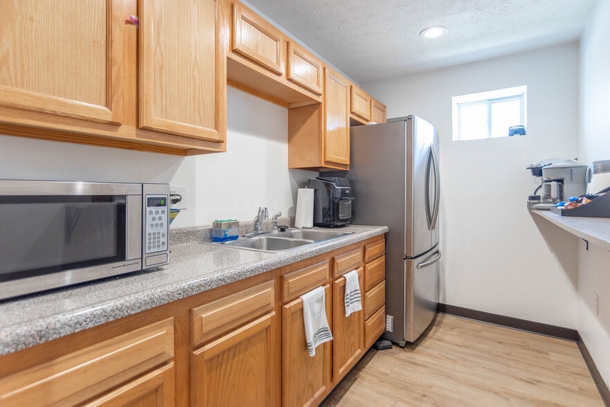 More Photos Of 3659 W 10th St, Indianapolis Freestanding For Sale