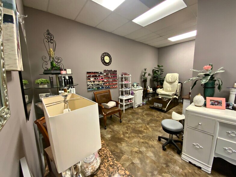 More Photos Of 1012 Noble St, Anniston Storefront Retail Office For Sale