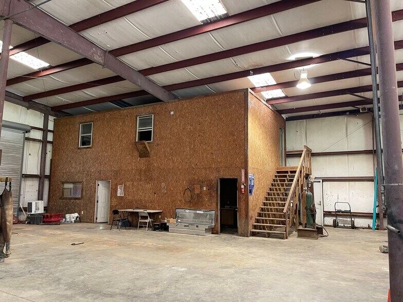 More Photos Of 1808 S Main St, Atmore Truck Terminal For Lease