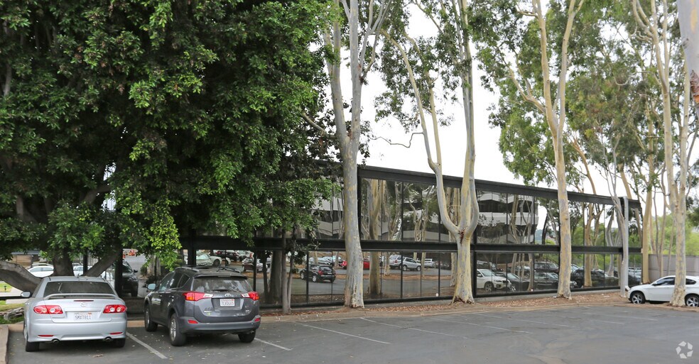 More Photos Of 3456 Camino del Rio N, San Diego Office For Lease