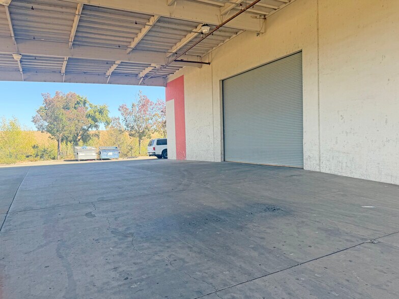 More Photos Of 5621 Skylane Blvd, Santa Rosa Warehouse For Lease