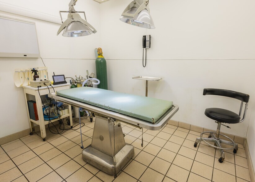 More Photos Of 11149 Garvey Ave, South El Monte Veterinarian Kennel For Sale
