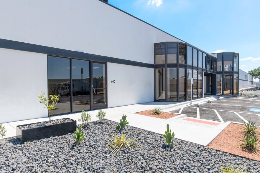 More Photos Of 1002 N Central Expy, Richardson Unknown For Lease