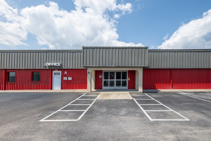 More Photos Of 3670 N L St, Pensacola Office For Lease