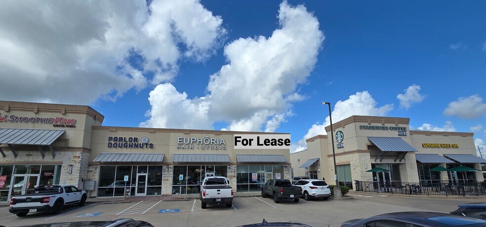 More Photos Of 7810 W Grand Pky S, Richmond Storefront For Lease