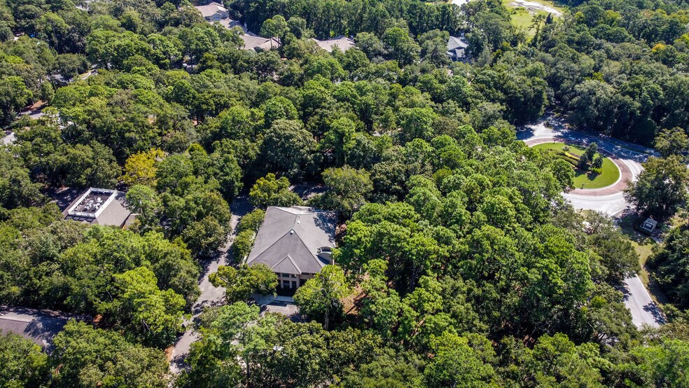 More Photos Of 5 Dunmore Ct, Hilton Head Office Residential For Sale