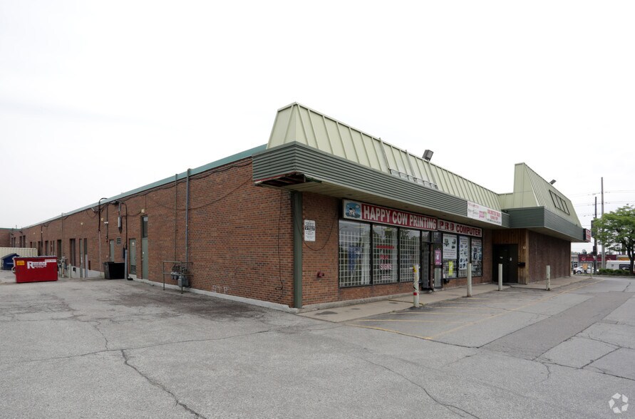 More Photos Of 1855-1911 Dundas St E, Mississauga Freestanding For Lease
