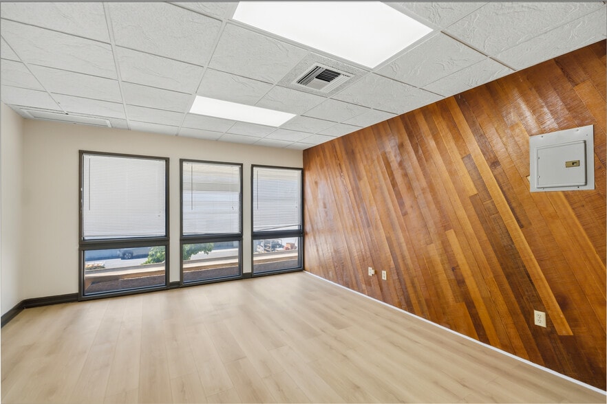 More Photos Of 5375 Industrial Dr, Huntington Beach Light Distribution For Sale