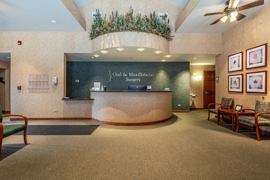 More Photos Of 1303 Macom Dr, Naperville Medical For Lease