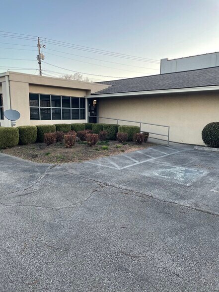 More Photos Of 1611 W Andrew Johnson Hwy, Morristown Medical For Lease