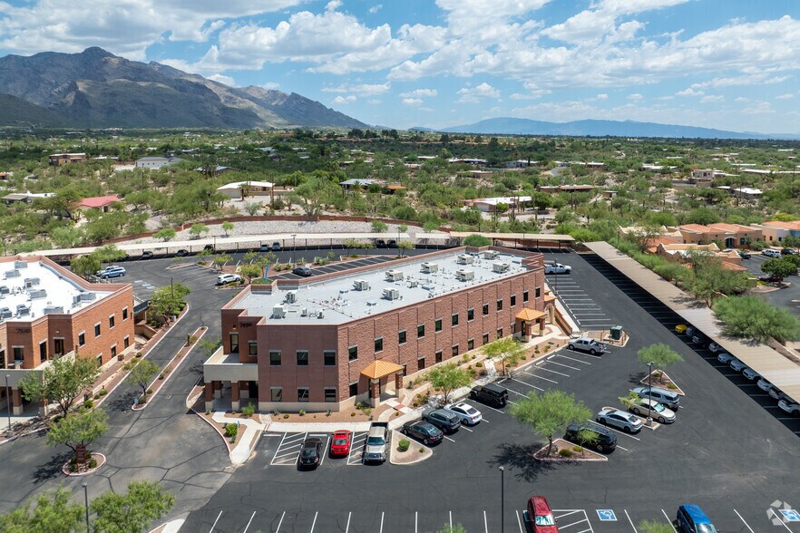 More Photos Of 7490 N Oracle Rd, Tucson Medical For Sale