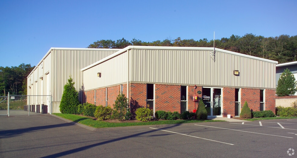 More Photos Of 69 E Belcher Rd, Foxborough Showroom For Lease