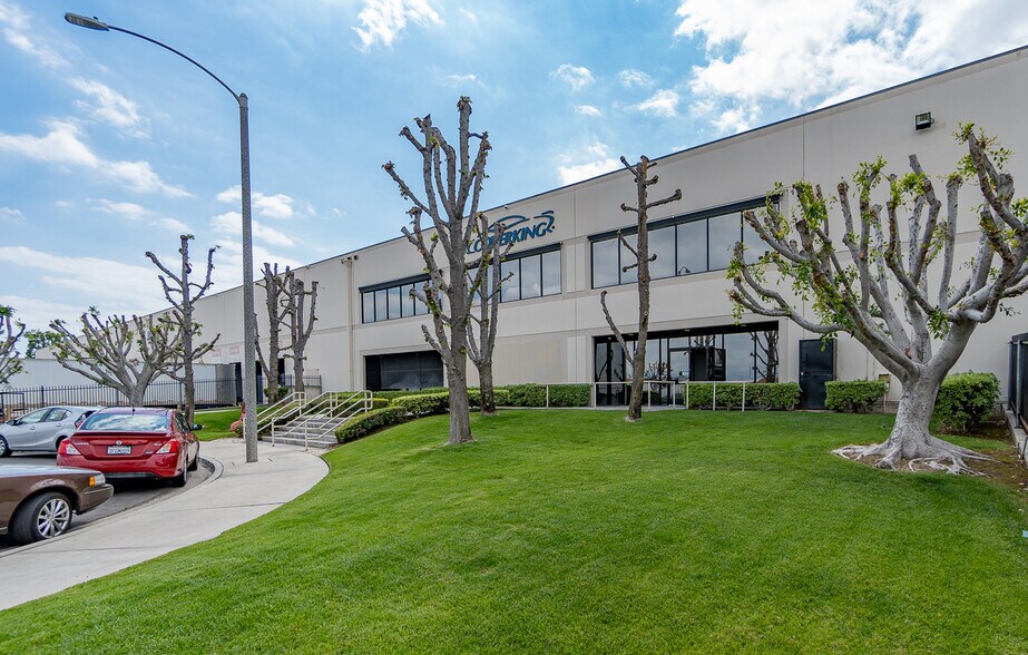 Primary Photo Of 900-912 E Arlee Pl, Anaheim Warehouse For Lease