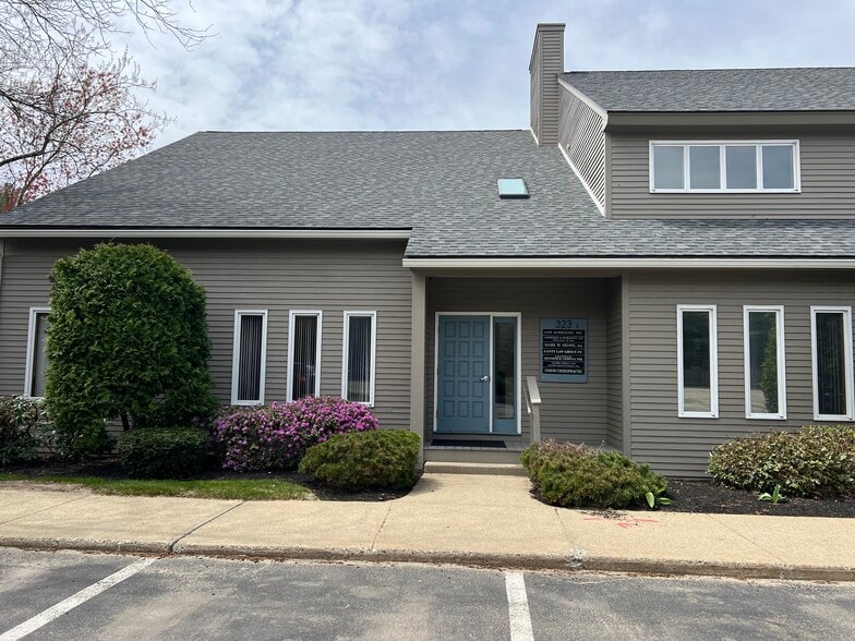 Primary Photo Of 323 Boston Post Rd, Sudbury Office For Lease