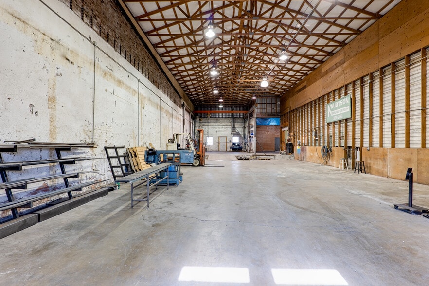 More Photos Of 489 Front St, Junction City Warehouse For Sale