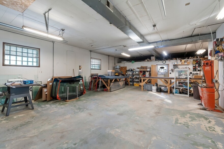 More Photos Of 1004 5th Ave, Charles City Specialty For Sale